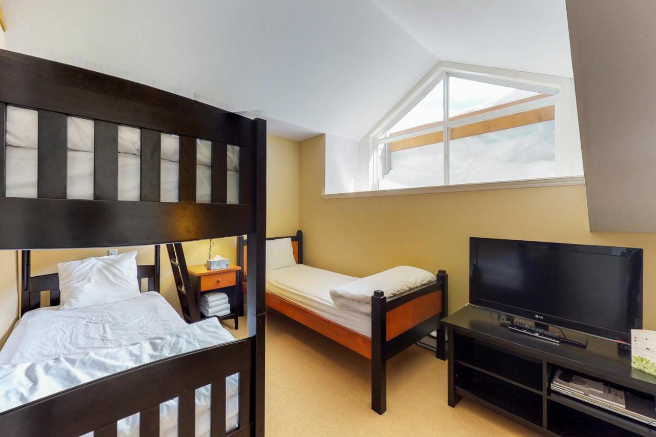 Trappers Crossing 28 Apartment Big White Ski Resort Ngoại thất bức ảnh